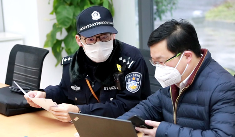 滬警方主動(dòng)對(duì)接我司，保障誠格一次性防護(hù)服安全生產(chǎn)